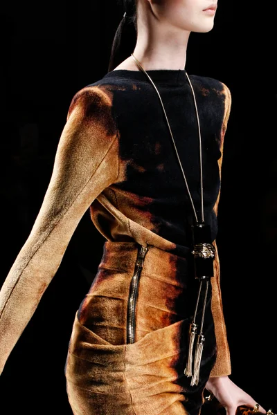 Look 29